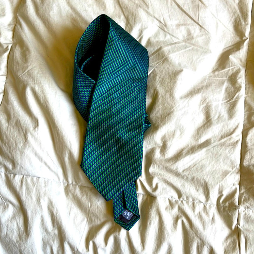 Made for Bloomingdale’s green/blue 100 silk tie